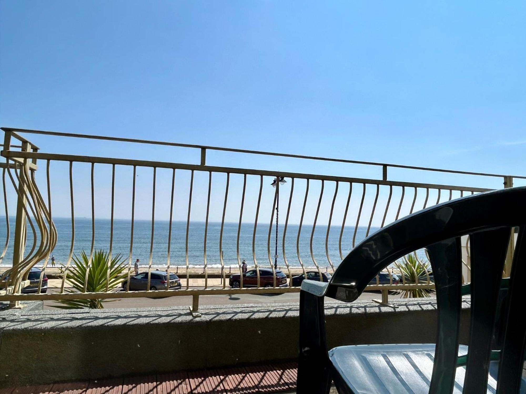 Bay View - Seafront, Sandown - Free Car Ferry For Bookings Of 3 Or More Nights, Subject To Availability מראה חיצוני תמונה