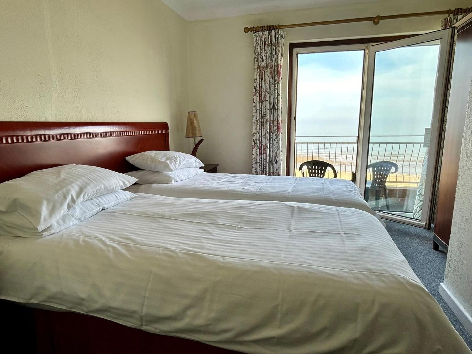 Bay View - Seafront, Sandown - Free Car Ferry For Bookings Of 3 Or More Nights, Subject To Availability מראה חיצוני תמונה